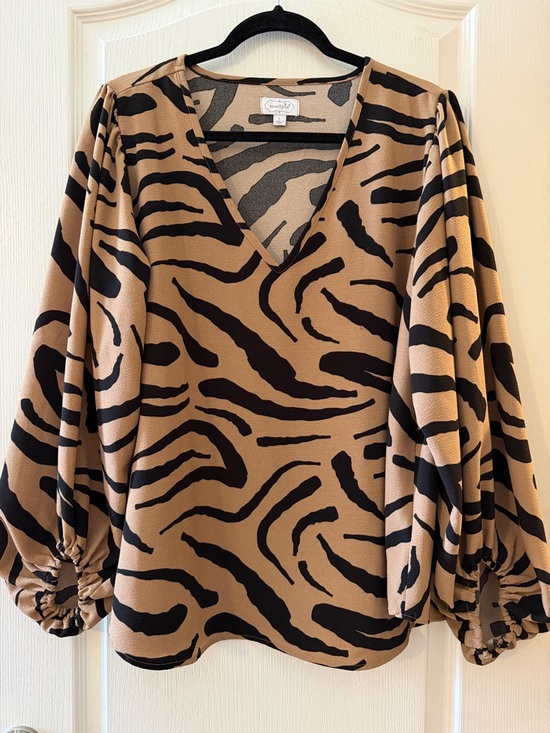 Mud Pie Tops - Mud Pie Animal Print V-Neck Blouse - Black & Tan